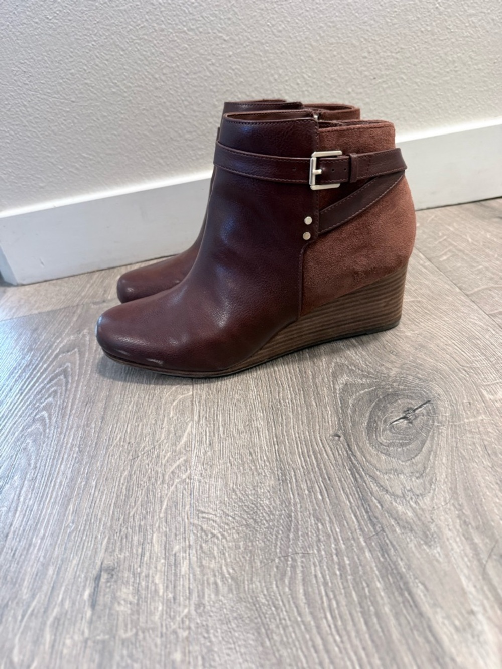 Dr. Sholl’s Women's Brown Leather Wedge Ankle Boots